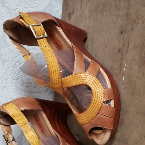 Miz Mooz size 10 Leather and wood shoes - Picture 2 of 9